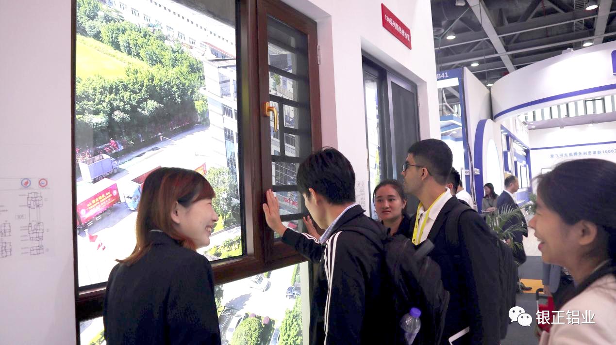 客商交流，專業對接.jpg